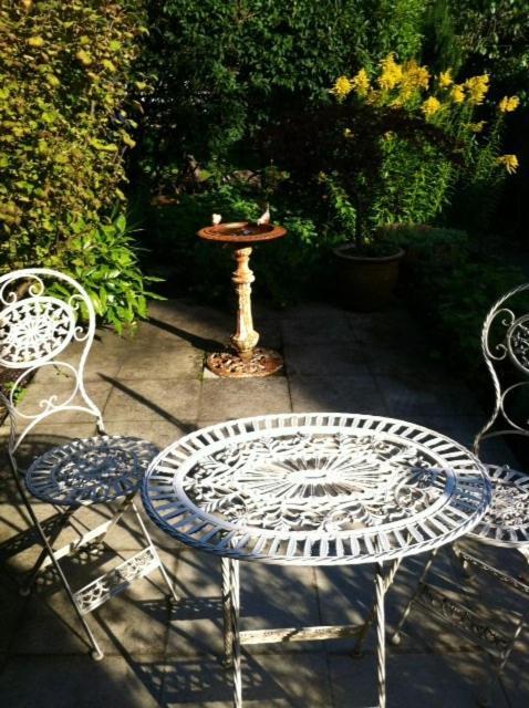 Number 5 Bed and Breakfast Shaftesbury Exterior foto